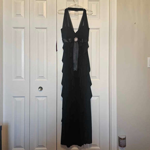 Betsy & Adam Dresses & Skirts - Betsy and Adam long black Gala dress by Linda Burnell size 14